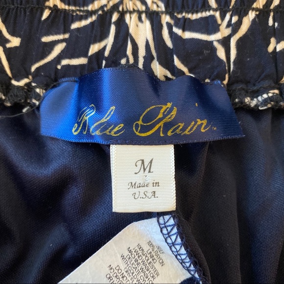 Dark Navy Floral Shorts - Picture 3 of 3